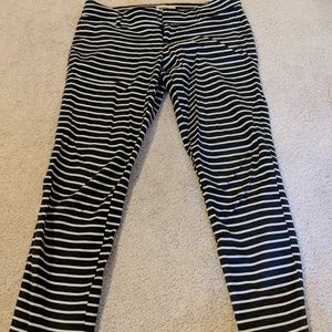 Old Navy Pixie cropped black & white striped pants